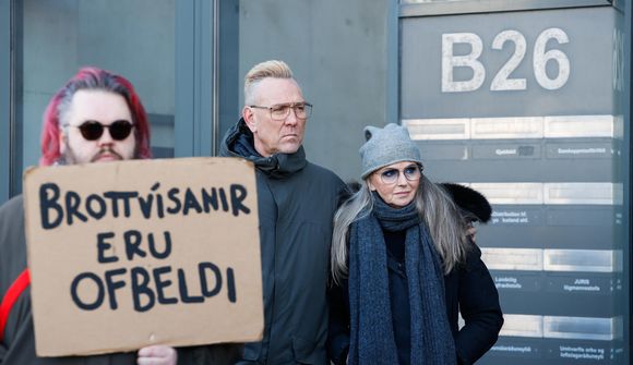 „Var búinn að grátbiðja okkur um að bjarga sér“