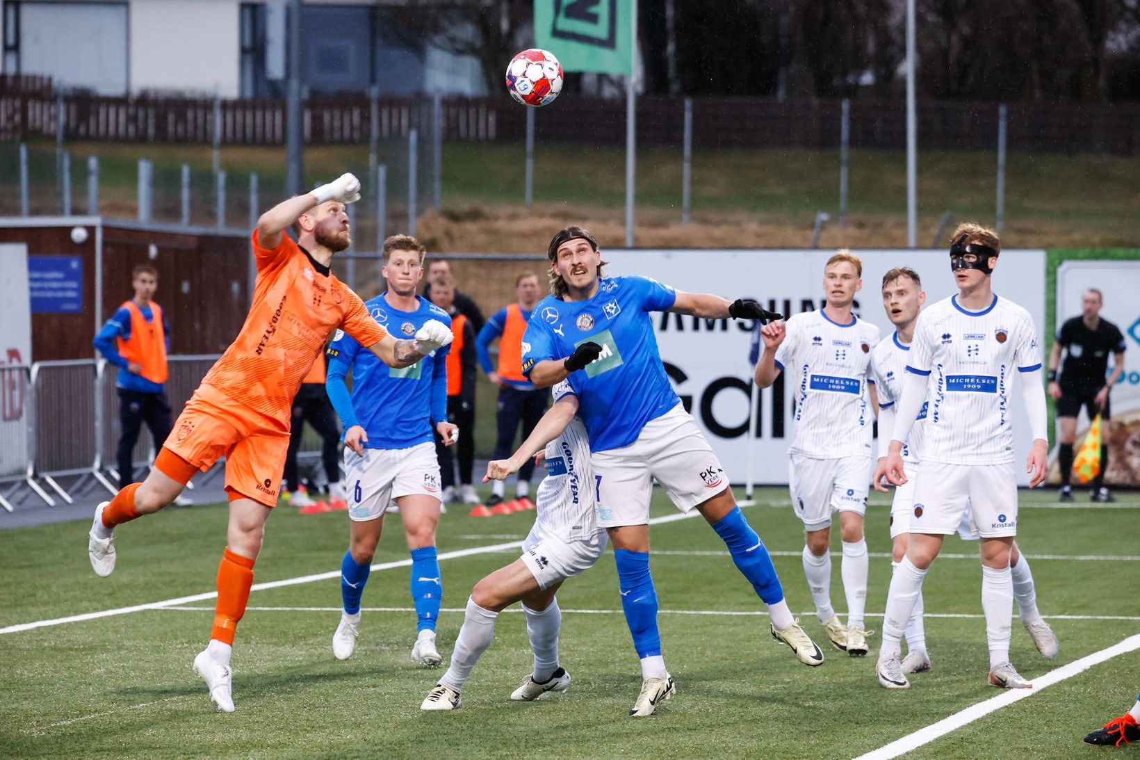 Ólafur Íshólm Ólafsson markvörður Fram og Örvar Eggertsson úr Stjörnunni …