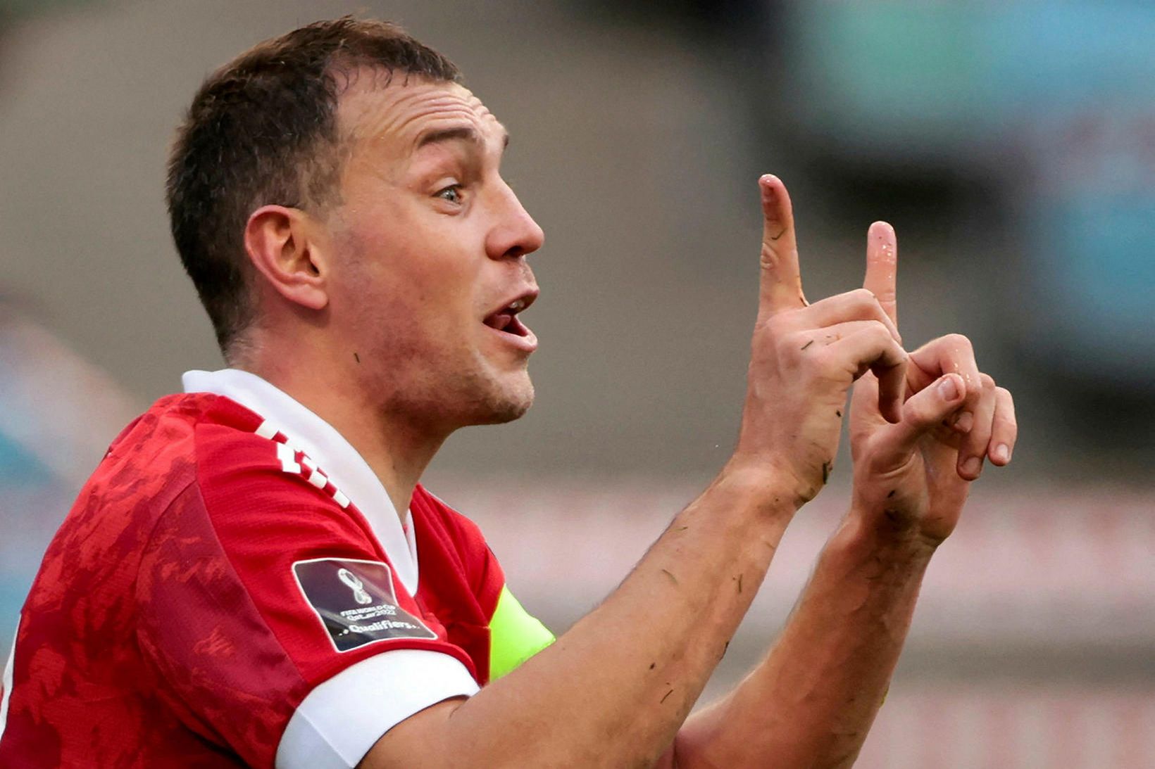 Artem Dzyuba skoraði bæði mörk Rússlands í sigrinum gegn Slóveníu.