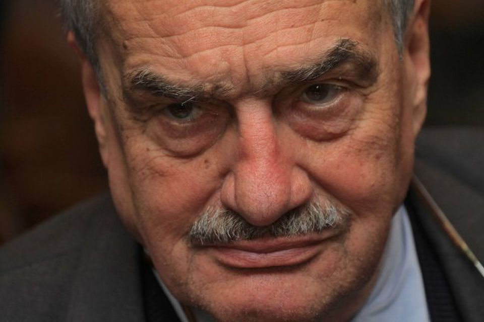 Karel Schwarzenberg nýtur mikillar hylli enda talinn halda sig fjarri spillingaöflum í tékknesku þjóðlífi.