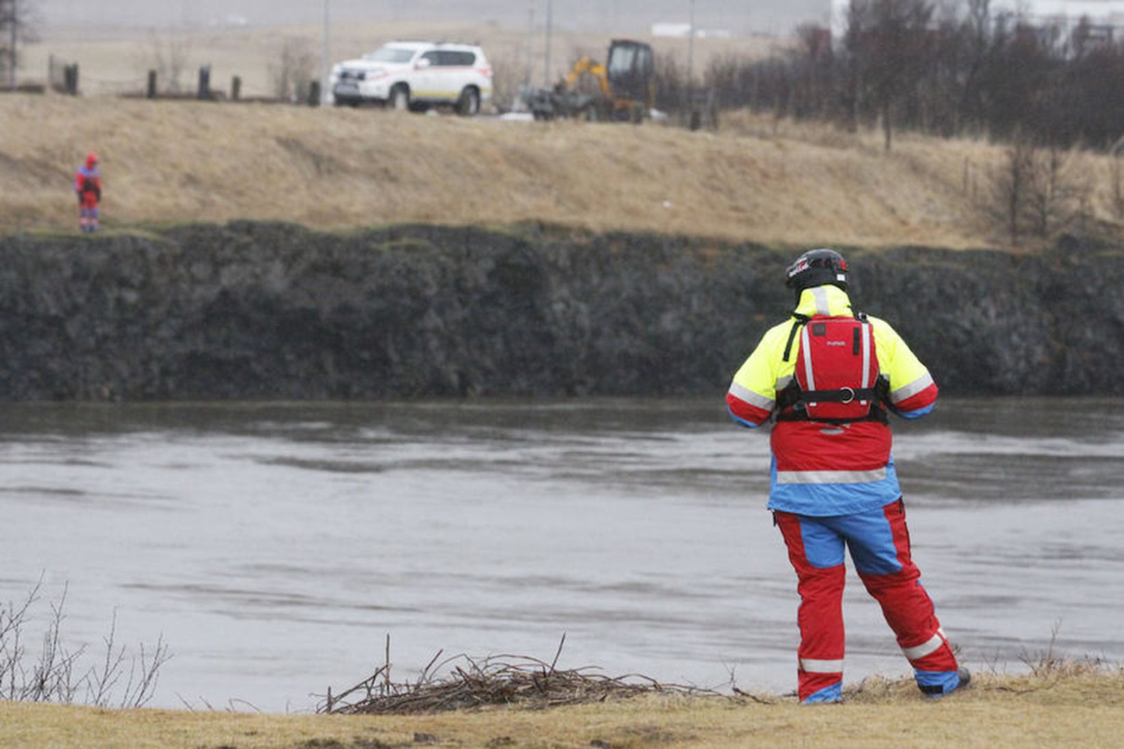 Nokkrir tugir björg­un­ar­sveit­ar­manna voru komn­ir á vett­vang og byrjaðir að …