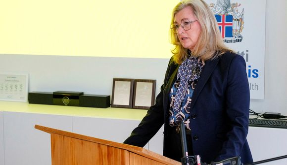 Alma hætt að íhuga framboð 