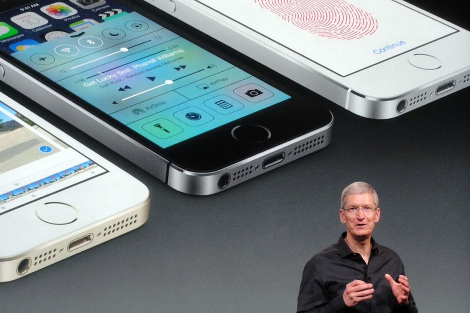 Tim Cook, forstjóri Apple, við kynningu á iPhone 6 símanum.