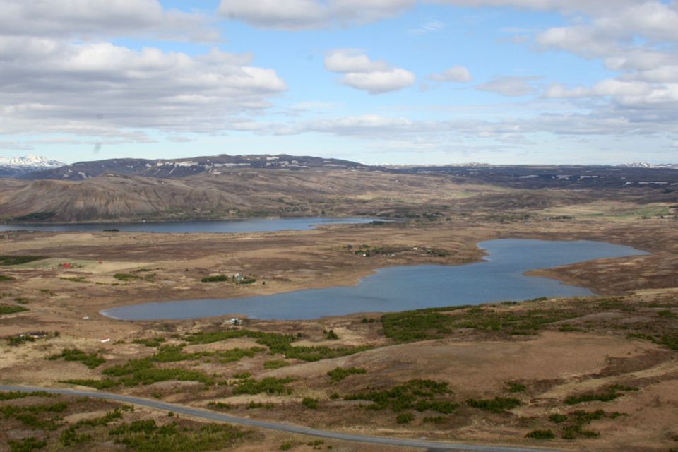 Langavatn er á heiðinni ofan við Grafarholtshverfið í Reykjavík.