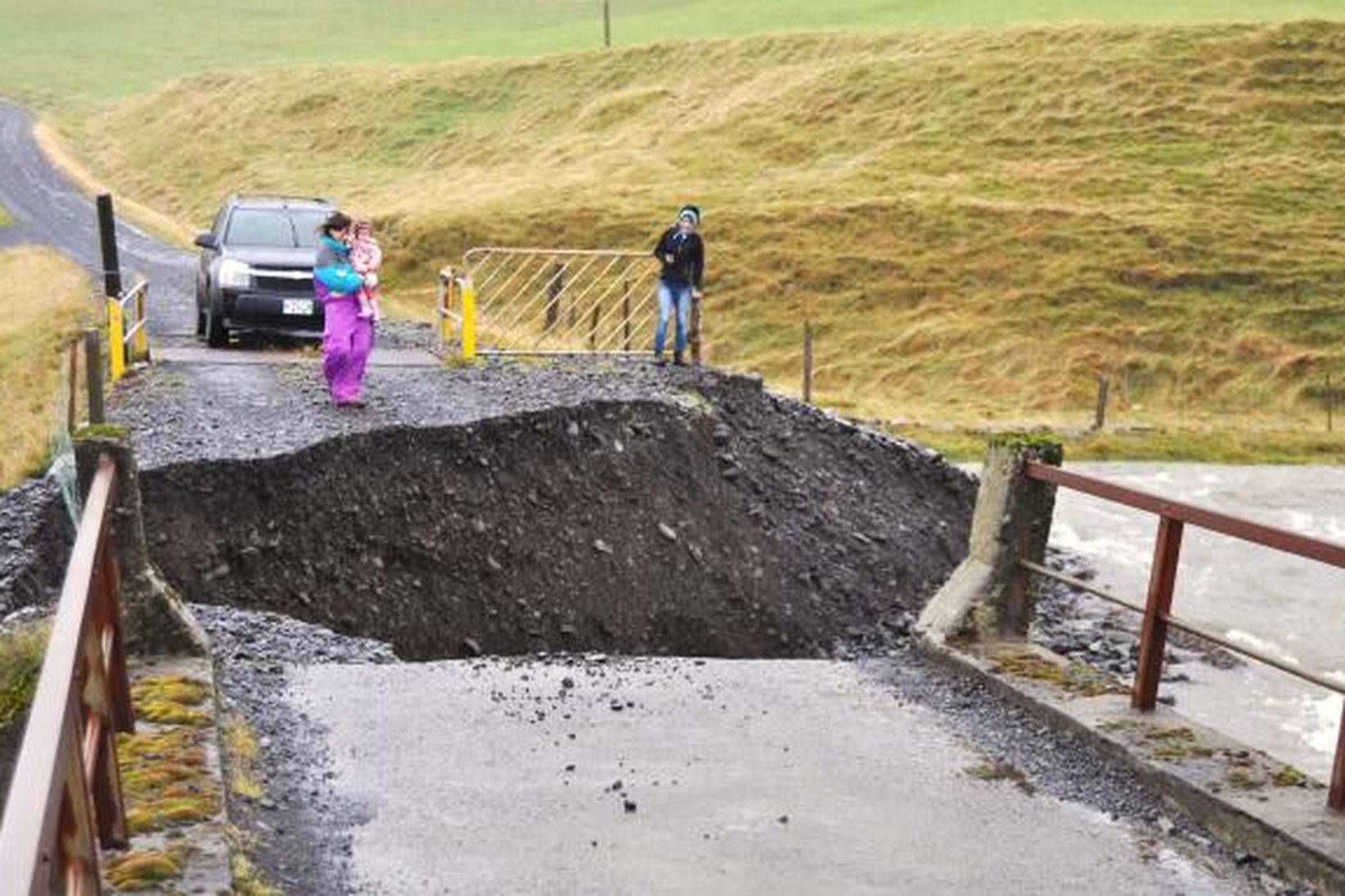 Miklir vatnavextir hafa verið á Suður- og Suðausturlandi. Þverá sem …