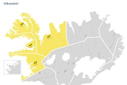 Gular viðvaranir vegna veðurs eru í gildi á Faxaflóa, Breiðafirði, Vestfjörðum og á Norðurlandi vestra.