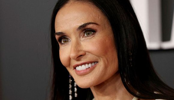 Demi Moore geislaði á rauða dreglinum