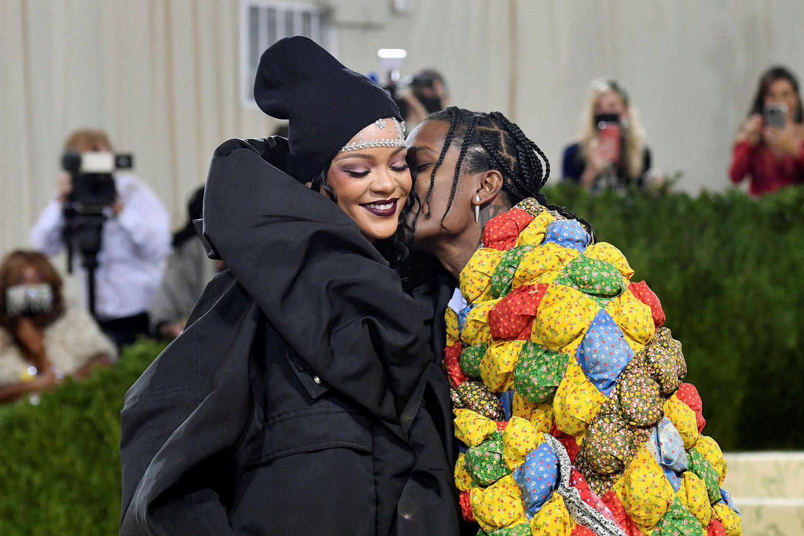 Rihanna og A$AP Rocky voru vel klædd á Met Gala.