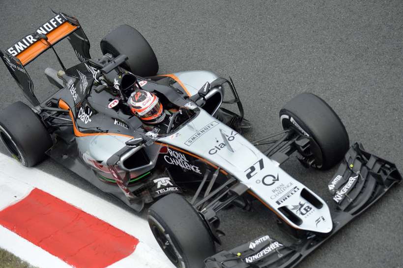 Nico Hülkenberg á Force India bíl í Monza.
