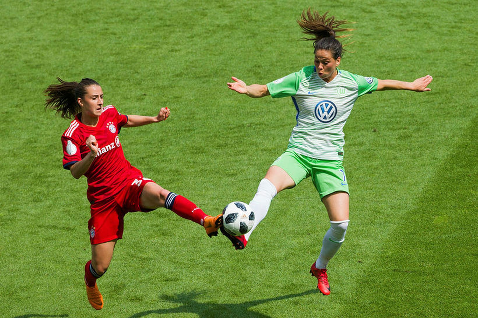 Sara Björk Gunnarsdóttir í leik með Wolfsburg.