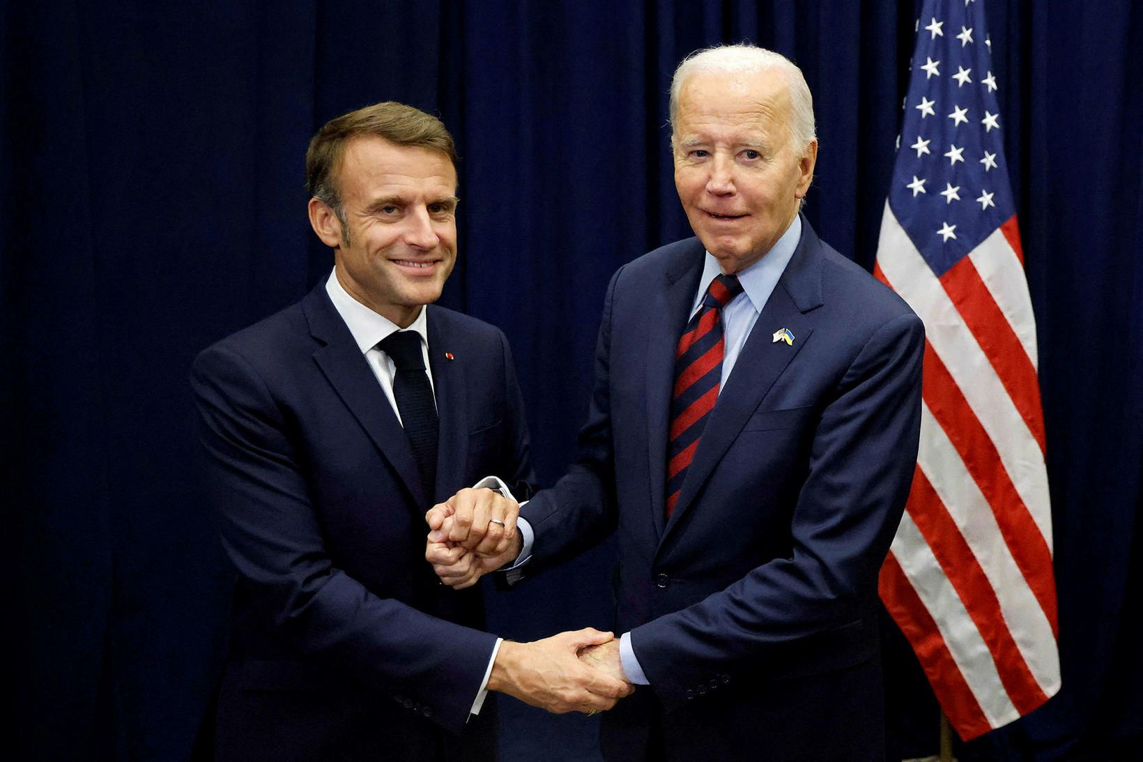 Emmanuel Macron Frakklandsforseti og Joe Biden Bandaríkjaforseti vilja vopnahlé í …