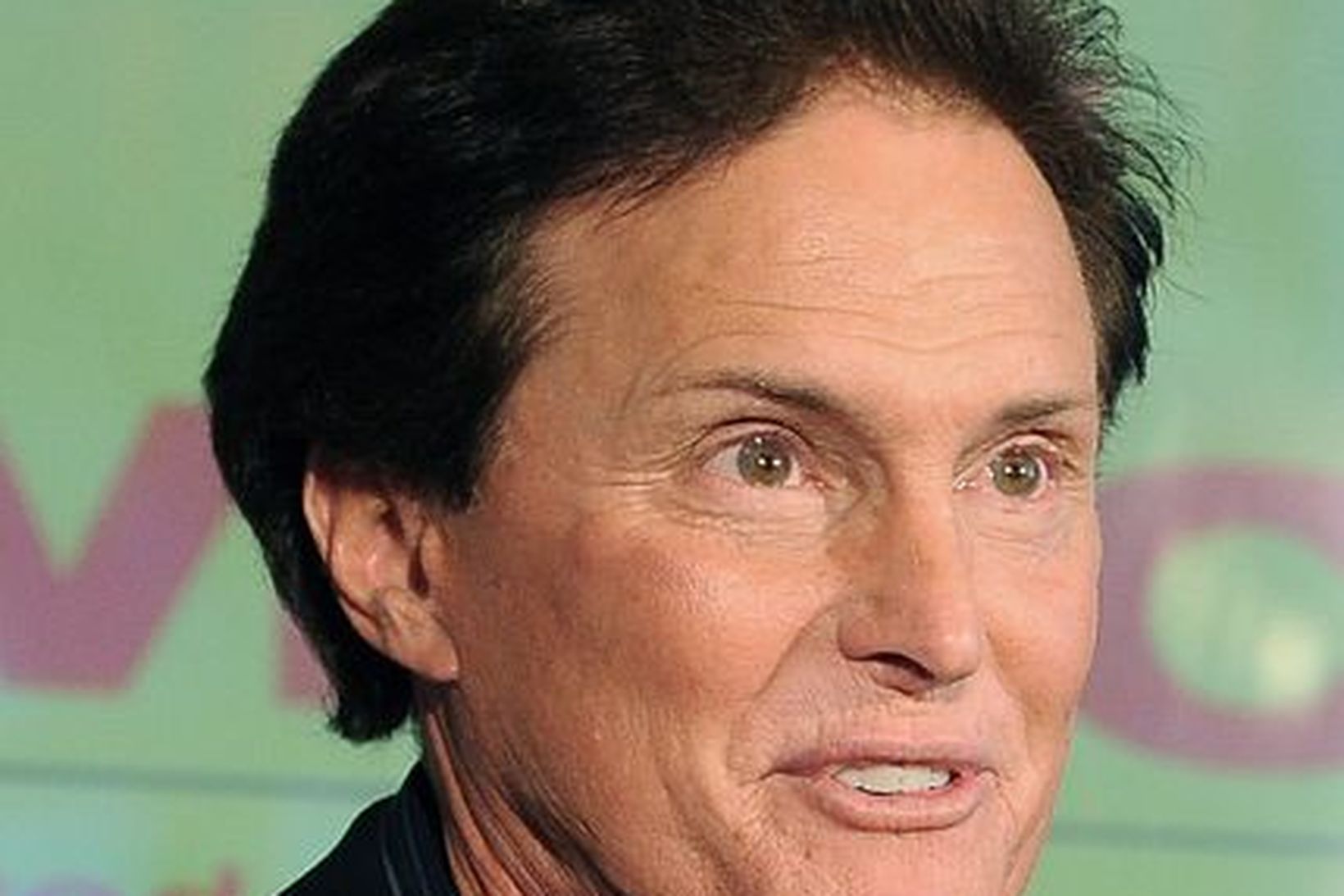 Bruce Jenner slapp lítið slasaður.