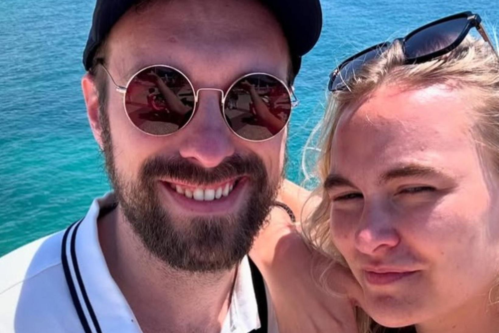 Hilmir Smári Finsen og Urður Bergsdóttir svífa um á bleiku …