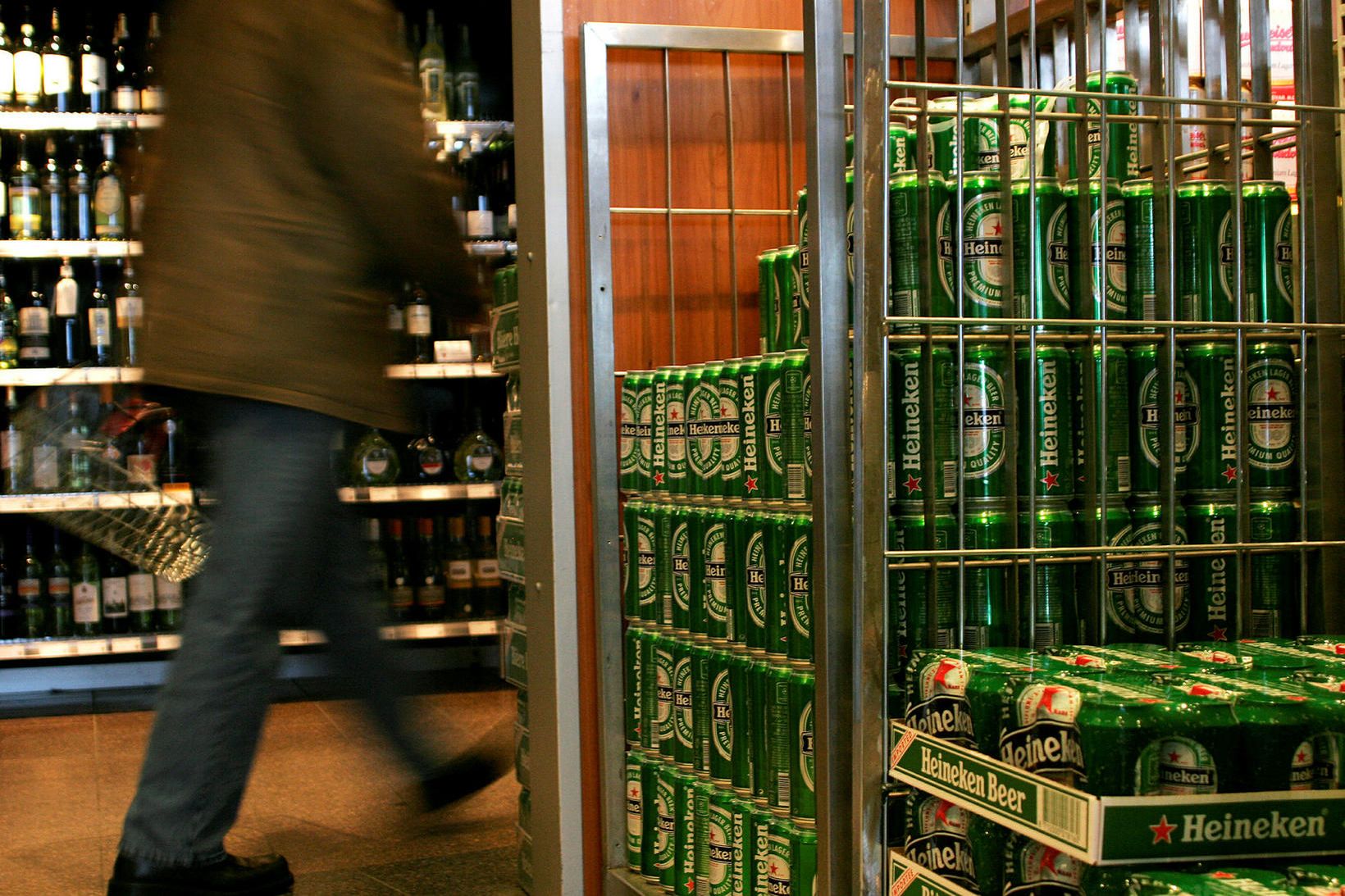 Heineken-bjór fæst í ÁTVR og nýtur vinsælda