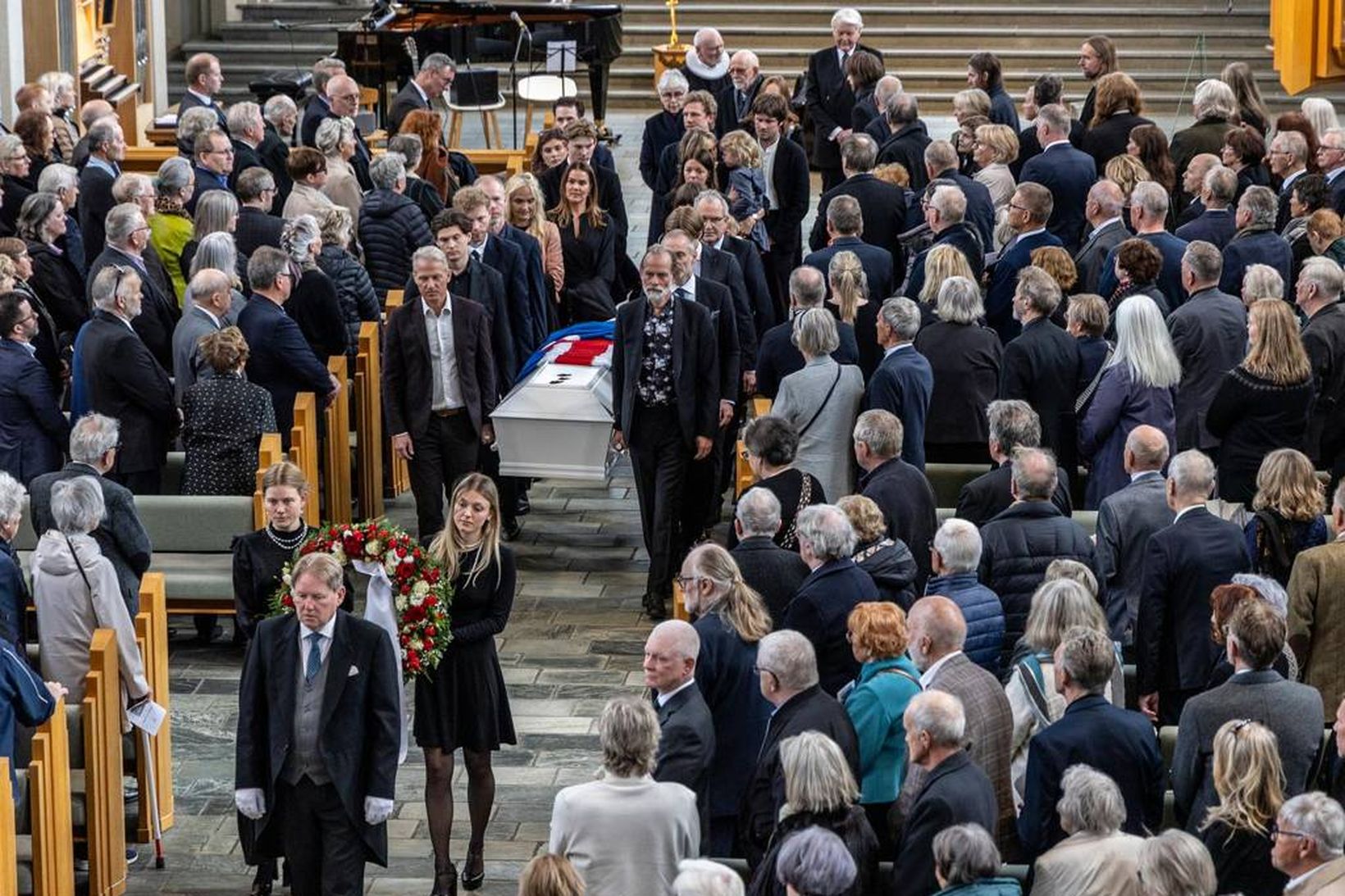 Útförin fór fram í Hallgrímskirkju.