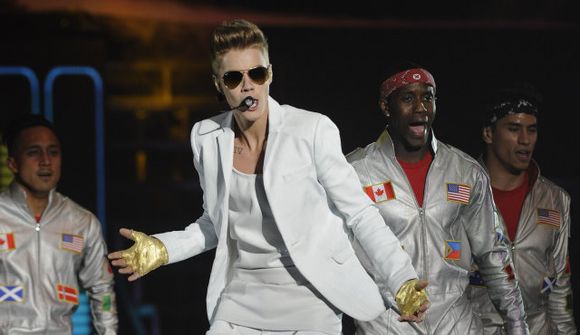 Justin Bieber ber að ofan 
