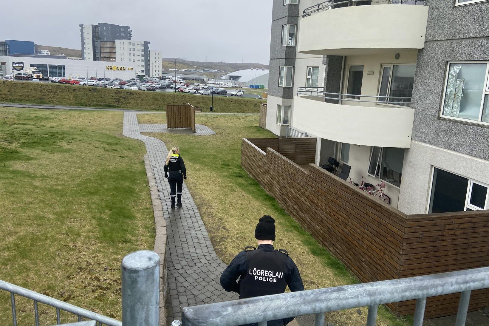 Lögreglan á vettvangi.