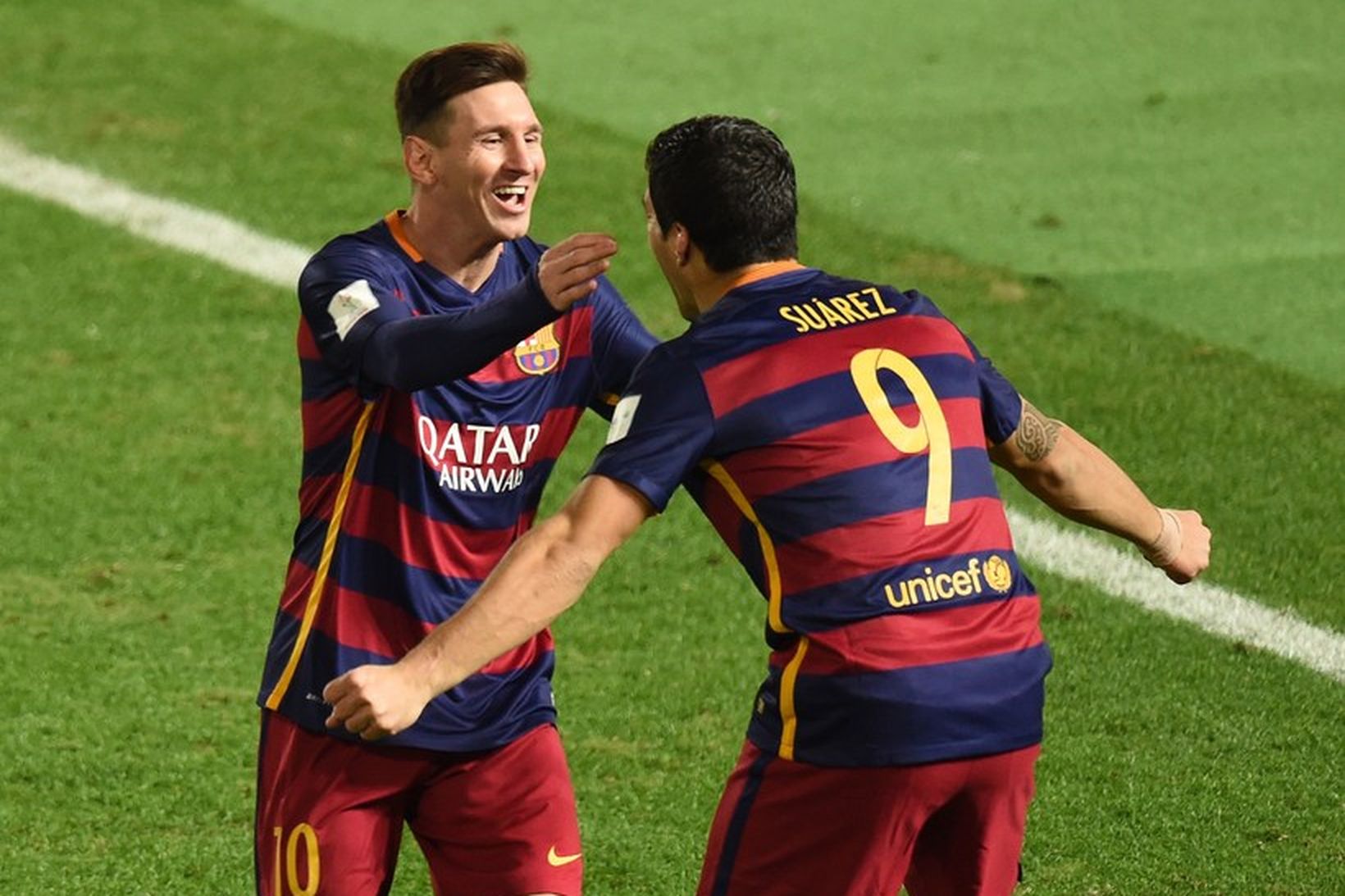 Lionel Messi og Luis Suárez fagna marki.