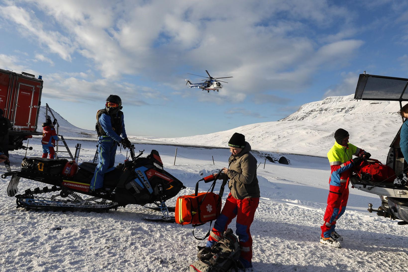 Allar tiltækar björgunarsveitir af suðvesturhorninu hafa verið kallaðar til vegna …