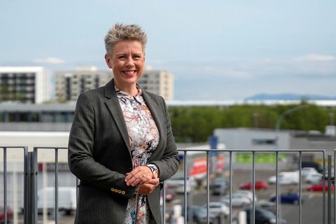 Bjarnheiður Hallsdóttir gagnrýnir stefnu forsætisráðherra í ferðaþjónustumálum og kveður hana byggja á forsendum sem kveðnar …