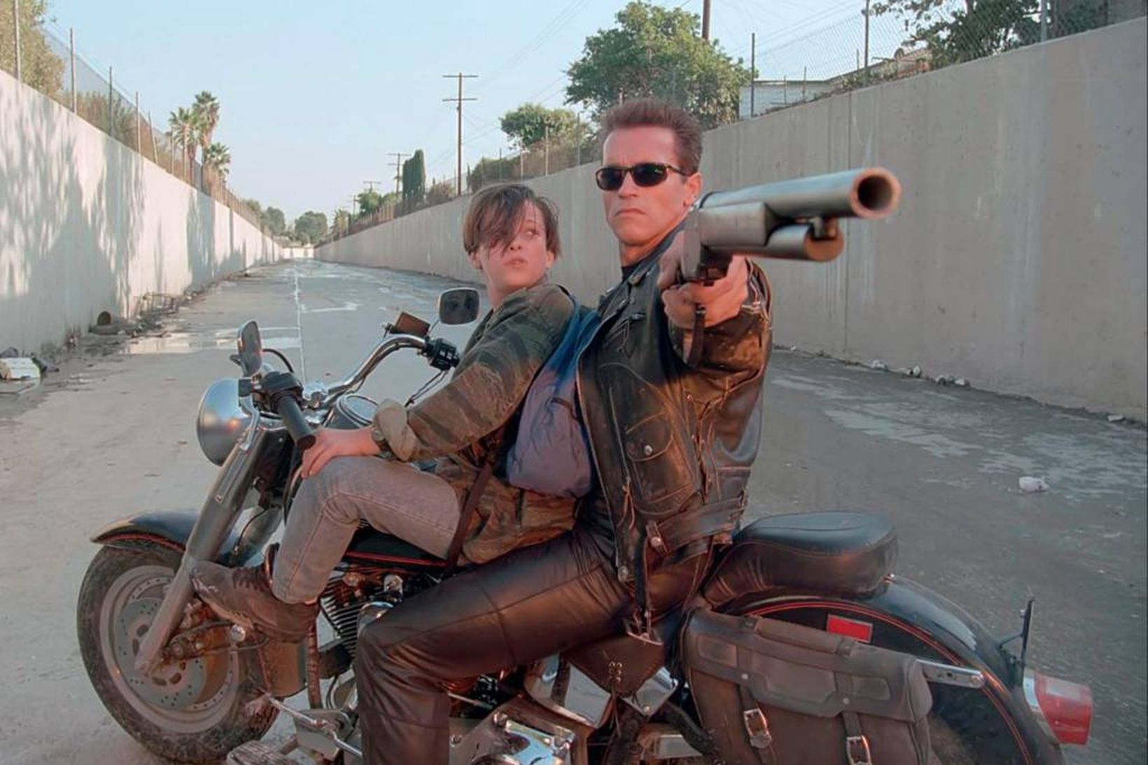 Arnold Schwarzenegger og Edward Furlong í Tortímandanum 2 en myndin …