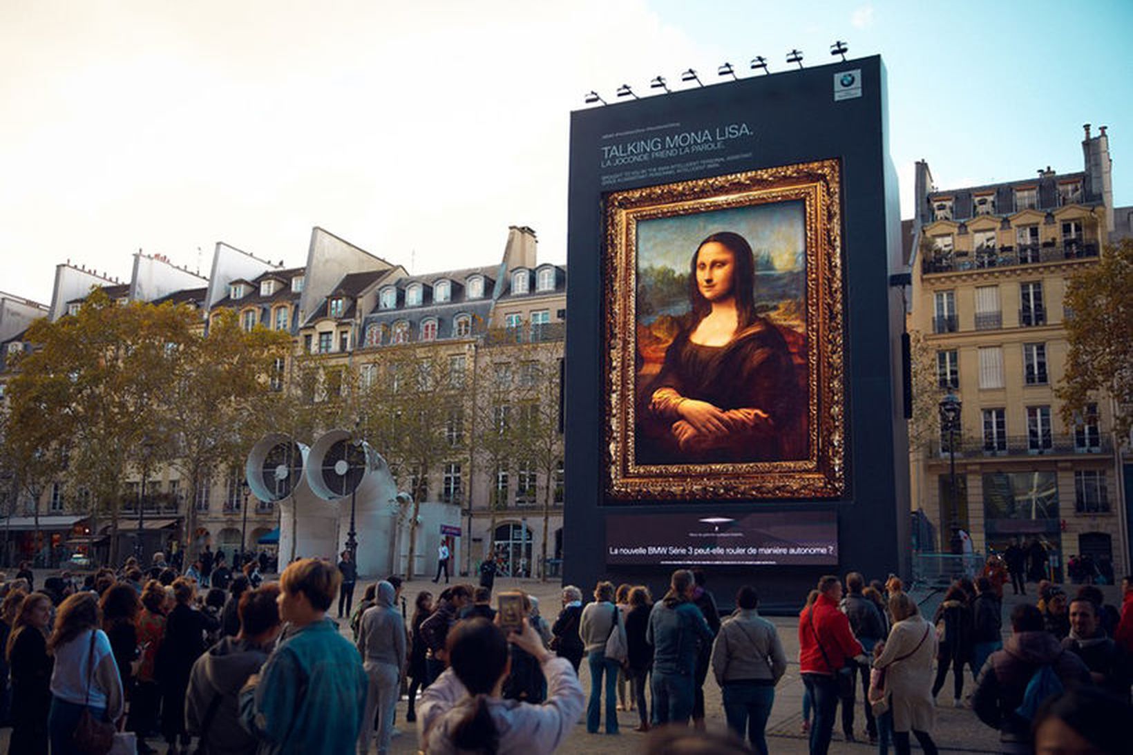 Mona Lisa vakti athygli á alþjóðlegu bílasýningunni í París á …