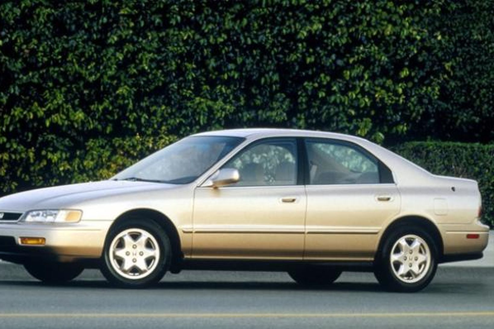 Það er þessi bíll, Honda Accord af árgerð 1994 sem …