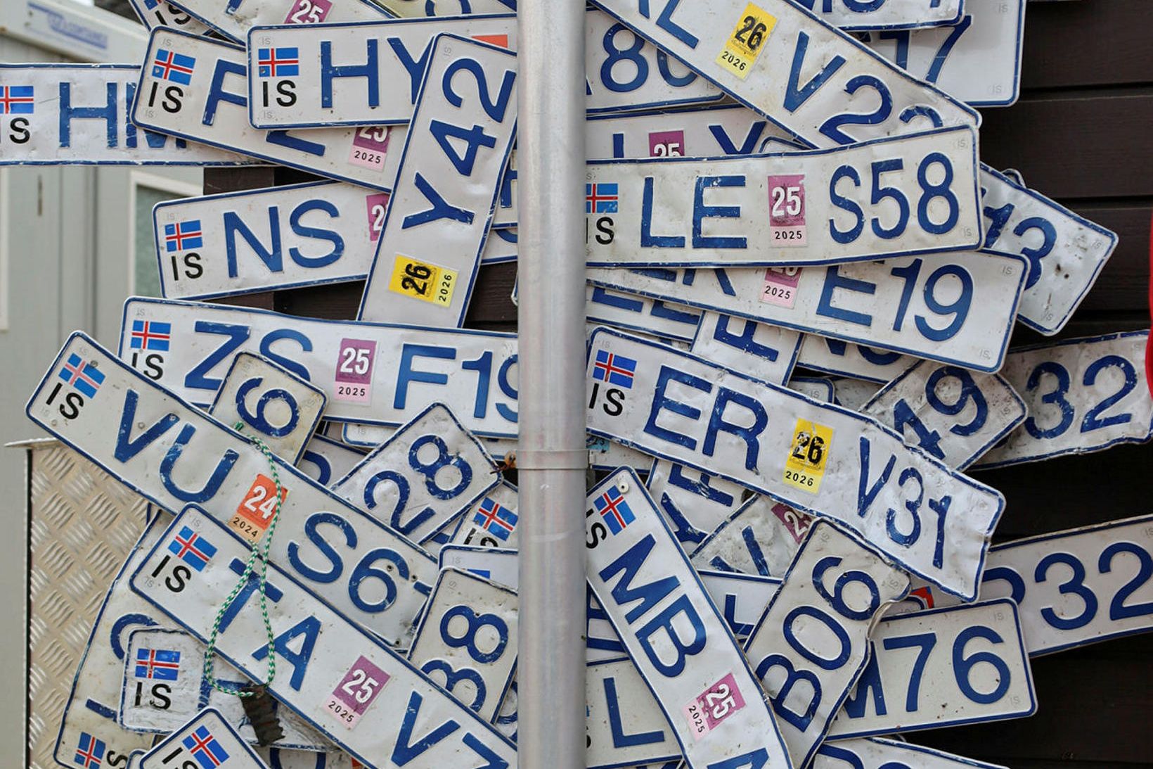 Samgöngustofa mun nú senda tölvupóst á bifreiðaeigendur til að minna …