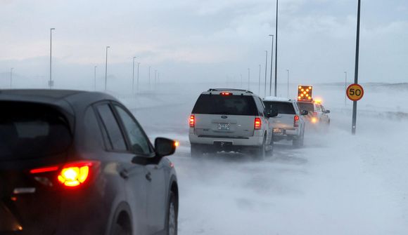 Hellisheiðin lokuð og Reykjanesbrautin í skoðun