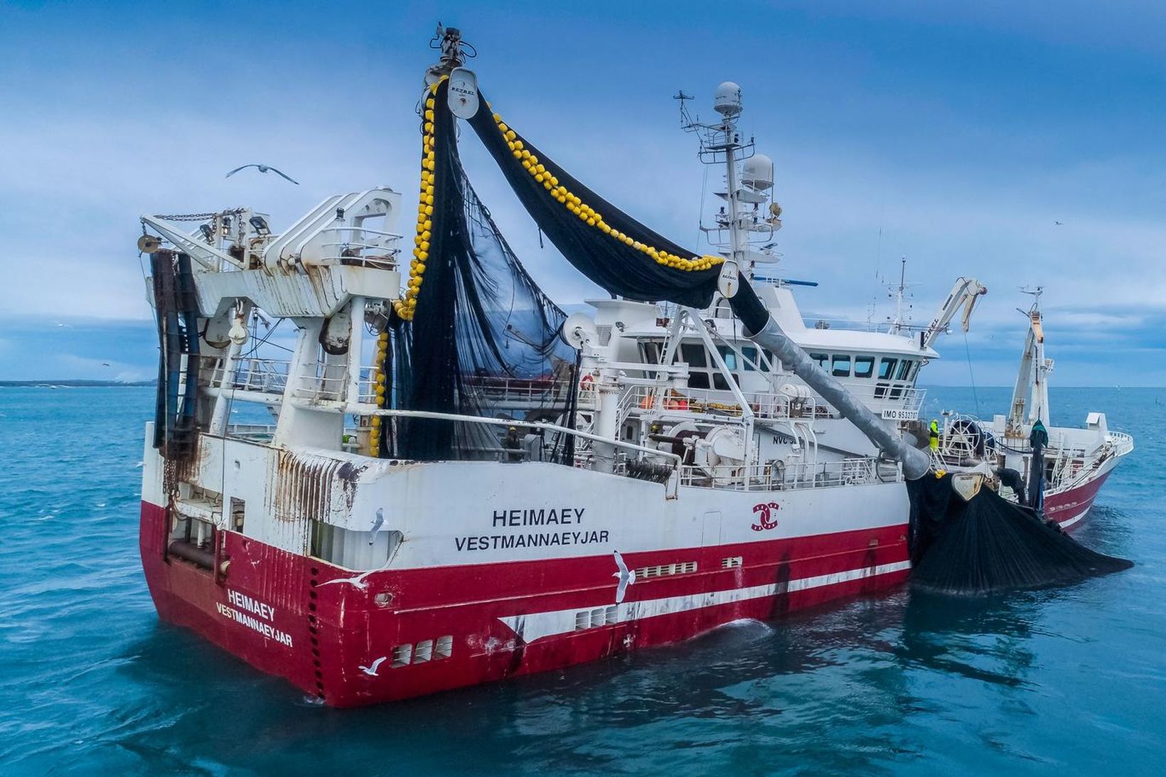 Uppsjávarskipið HEimaey VE hefur verið selt til Noregs.