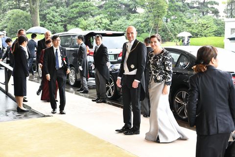The presidential couple on their way to a dinner, hosted by PM Shinzo Abe, in honor of Emperor Naruhito.