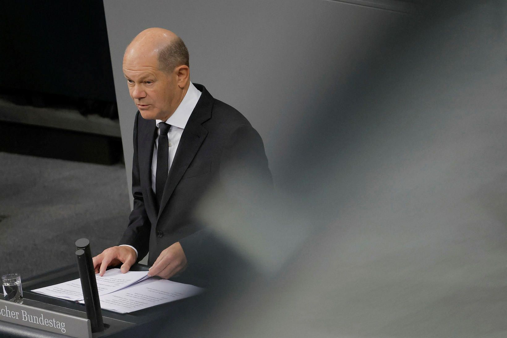 Olaf Scholz, kanslari Þýskalands, í þinginu í morgun.