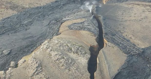 Magnús Tumi segir sprungurnar á og við Sundhnúkagígaröðina hafa myndast að mestu leyti fyrir um …