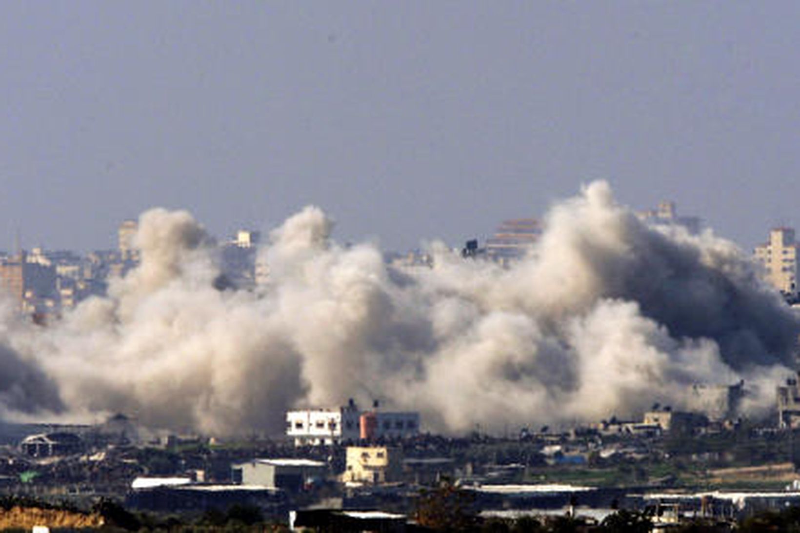 Sprengjum hefur ringt yfir Gaza í 18 daga.