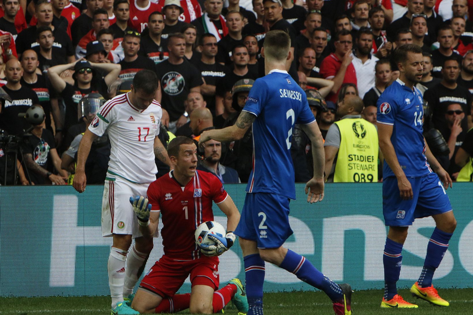 Hannes Þór Halldórsson í leiknum gegn Ungverjum í Marseille í …