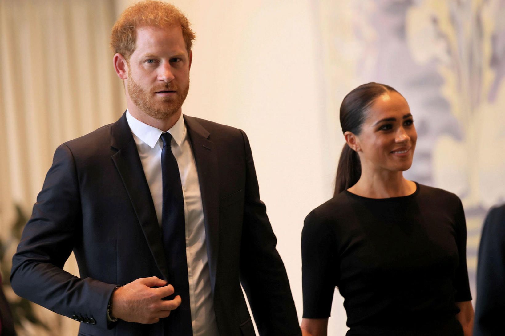 Harry og Meghan lentu í óskemmtilegri reynslu eftir verðlaunaafhendingu. Minnstu …