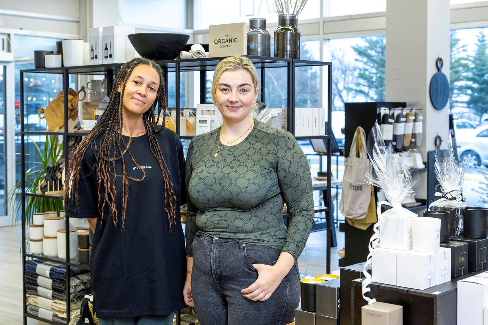Þær Arndís Amina Vaz da Silva og Lilja Björk Jónsdóttir …