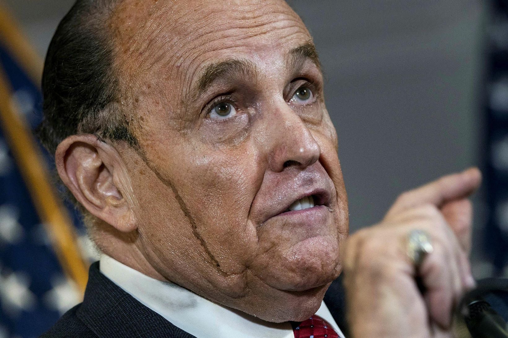 Rudy Giuliani hefur verið sviptur lögmannsréttindum sínum tímabundið.