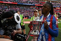 Eberechi Eze varð enskur bikarmeistari með Crystal Palace á síðustu leiktíð.