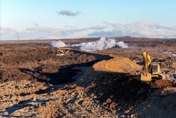 The work of raising the defense walls was ongoing throughout the night and will continue …