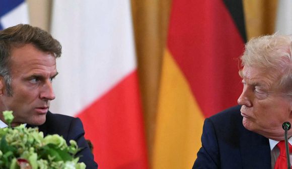 Hverju hvíslaði Trump að Macron?