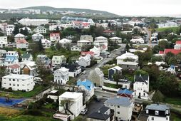 Halla segir húsnæðisvandann fara vaxandi. Byggingaraðilum sé gert erfitt fyrir að byggja og fólki gert …