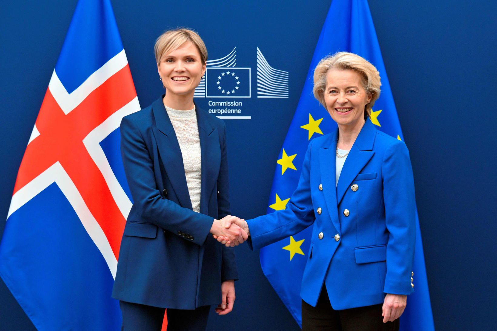 Forseti framkvæmdastjórnar Evrópusambandsins, Ursula von der Leyen (t.h.) og Kristrún …
