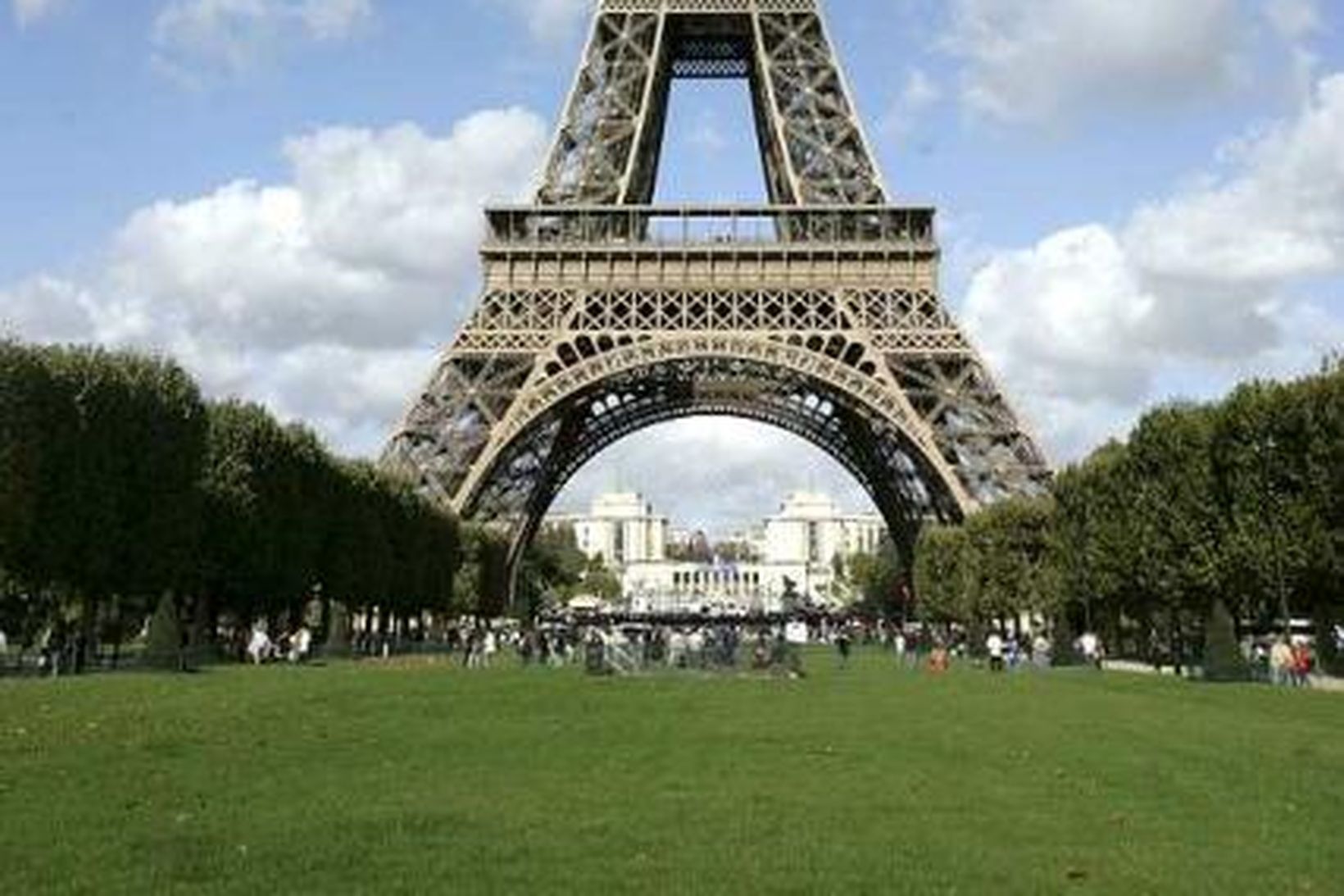 Eiffel turninn í París.