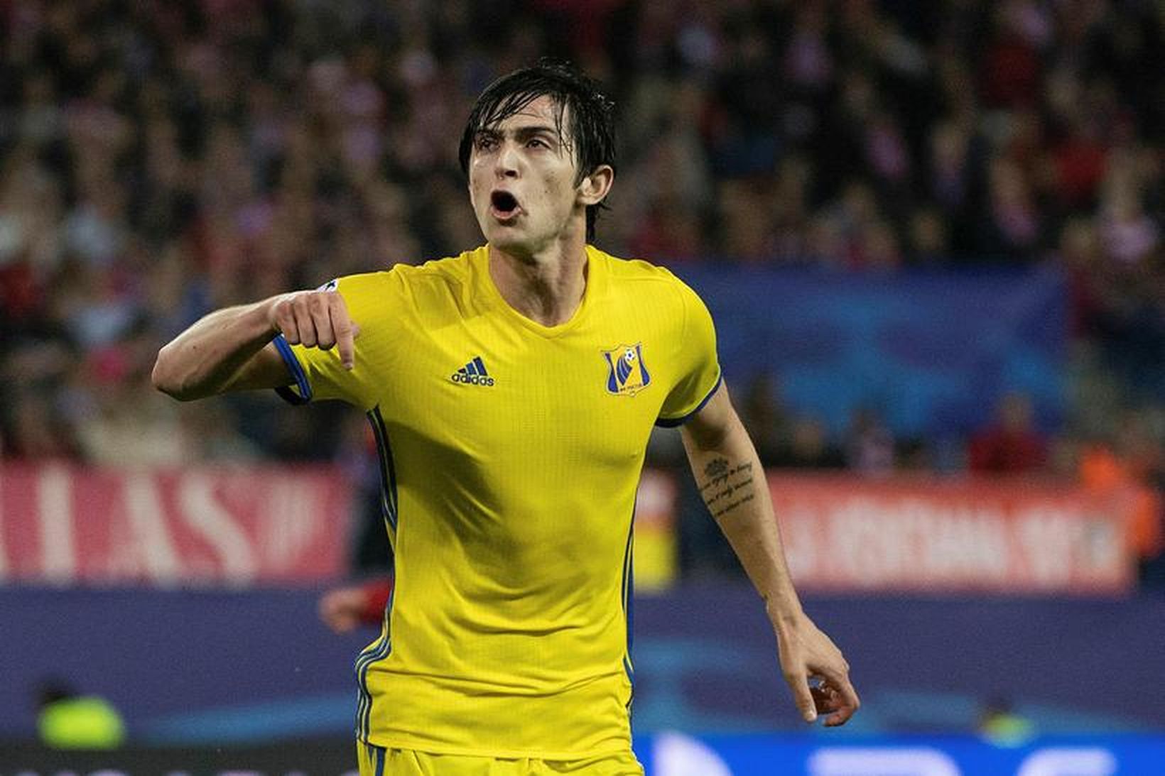 Sardar Azmoun fagnar marki með Rostov.