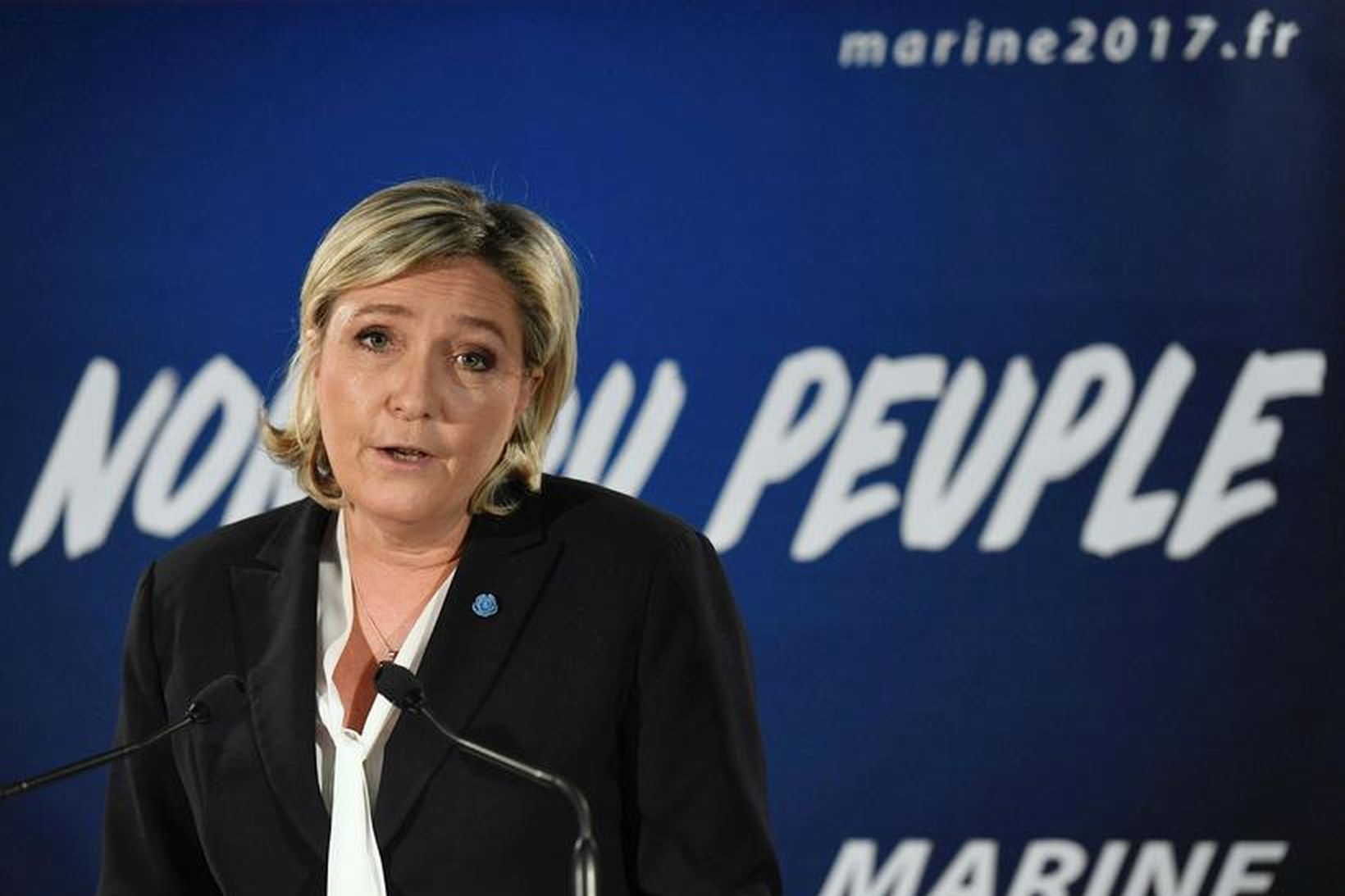 Sumum þykir Le Pen hafa mildast í afstöðu sinni gagnvart …