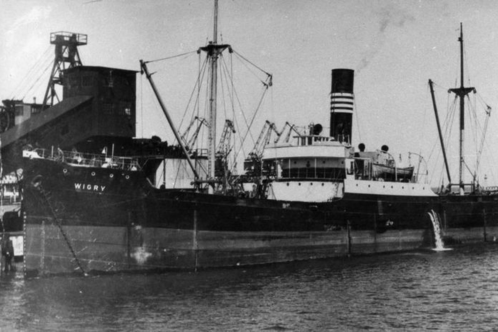 25 skipverjar drukknuðu þegar SS Wigry sökk í Faxaflóa.