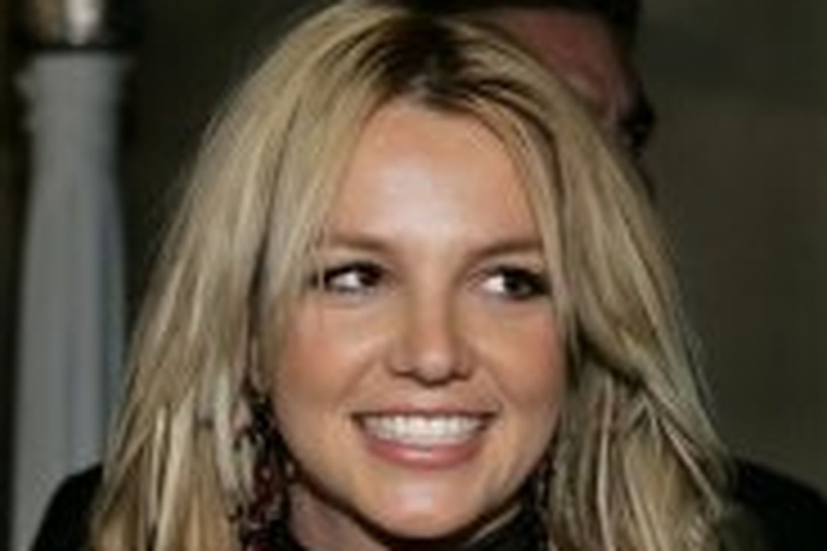 Britney með bros á vör
