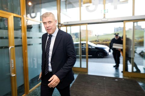 Bjarni Benediktsson á leið á ríkisstjórnarfund í morgun.