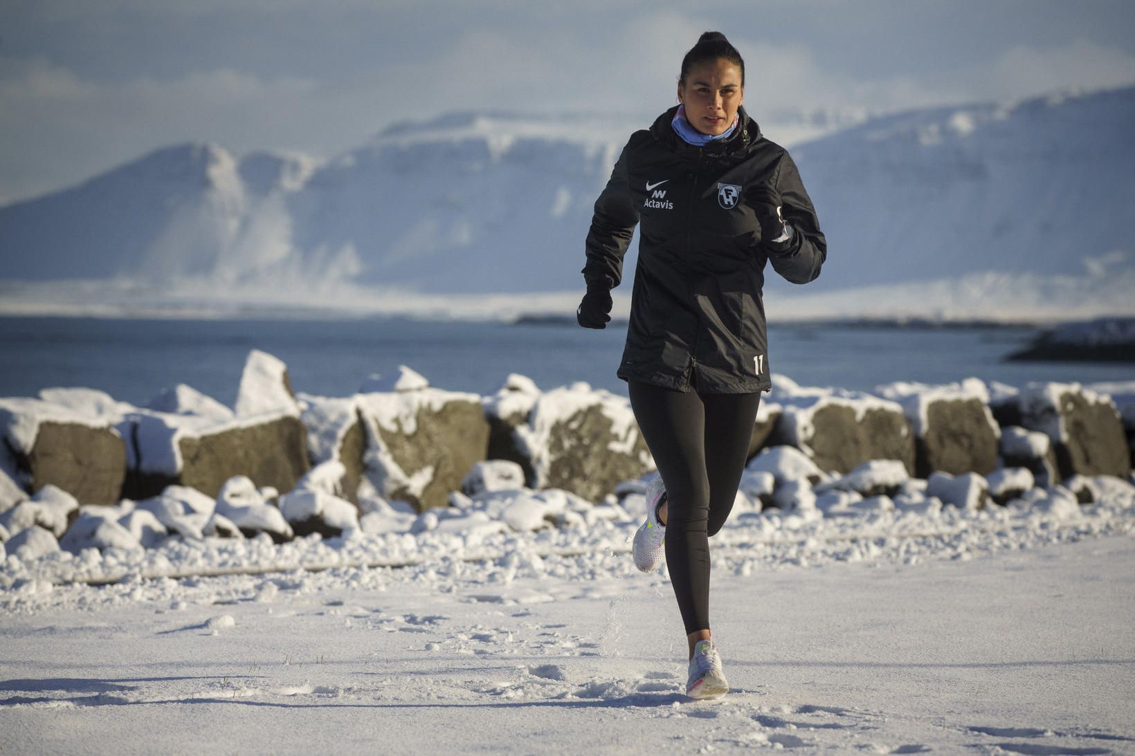 Landsliðskonan Sigríður Lára Garðarsdóttir heldur sér í formi á meðan …